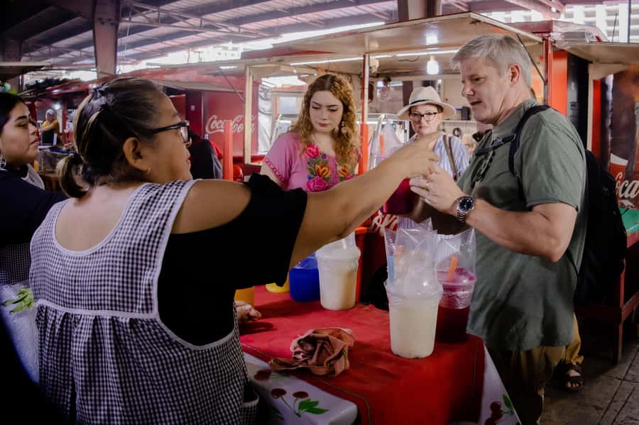 Merida: A food tour of typical Yucatecan cuisine. - Where the tour starts on 56th Street and how the route feels