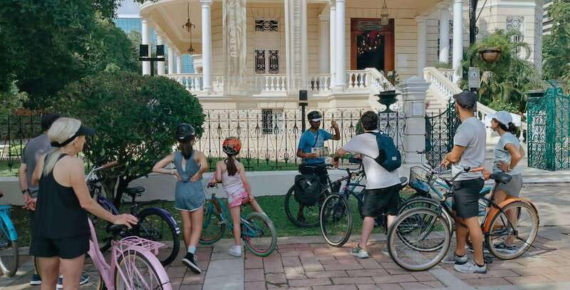 Mérida: Montejo Boulevard and Historic Center bike tour - Paseo Montejo: shade, palms, and the big avenue feel