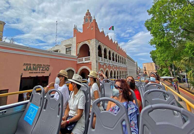 Mérida: Panoramic Sightseeing Tour Bus Ticket with 2 Routes - The audio guide is Spanish only, so use it strategically