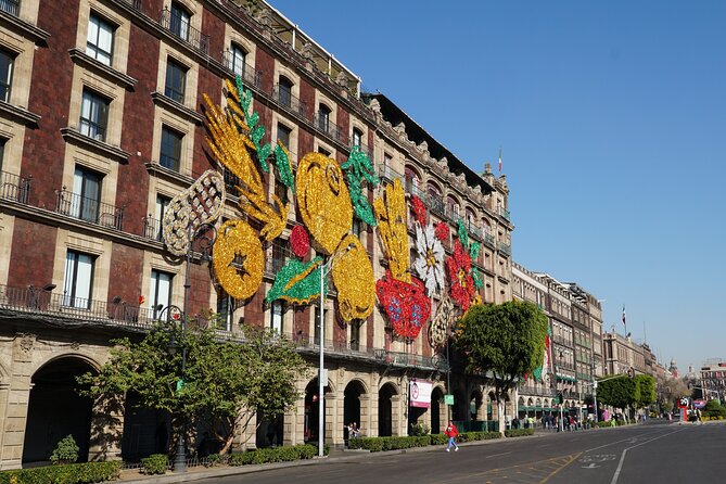 Mexico City: 19 City Highlights Bicycle Tour - Chapultepec Park, Chapultepec Castle, and the Anthropology Museum