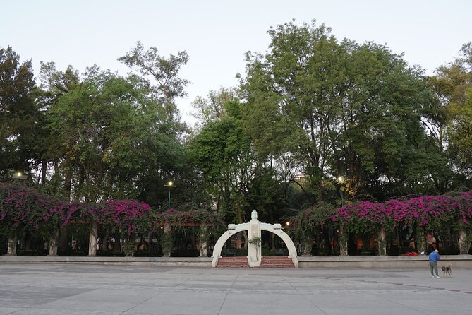Mexico City: 19 City Highlights Bicycle Tour - Hemiciclo a Juárez, Torre Latinoamericana, and the Palace of Fine Arts
