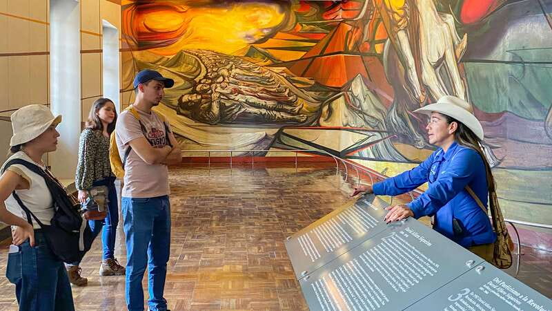Mexico City: Chapultepec Castle and Anthropology Museum Tour - How the guided format helps more than you think