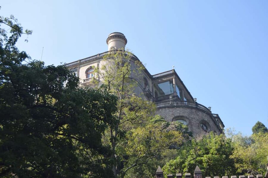 Mexico City: Chapultepec Castle and Forest Guided Tour - How the timing and meeting point affect your day