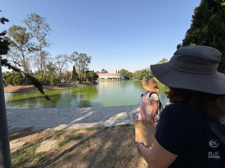 Mexico City: Chapultepec Castle and Forest Guided Tour - Food stops: a tasting plus Mexican ice cream