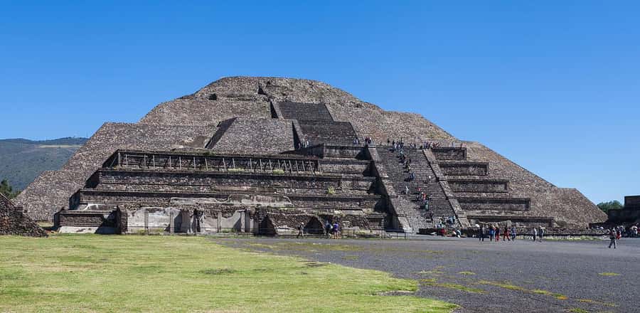 Mexico City: Early visit to Teotihuacan with optional lunch - A very early start from Hostal Amigo, and why it matters
