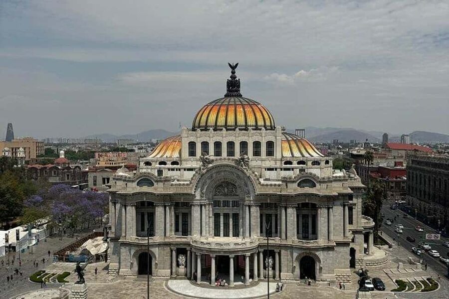 Mexico City: Exclusive Tour of Palacio de Bellas Artes - Palacio de Bellas Artes, where Art Nouveau meets Art Deco