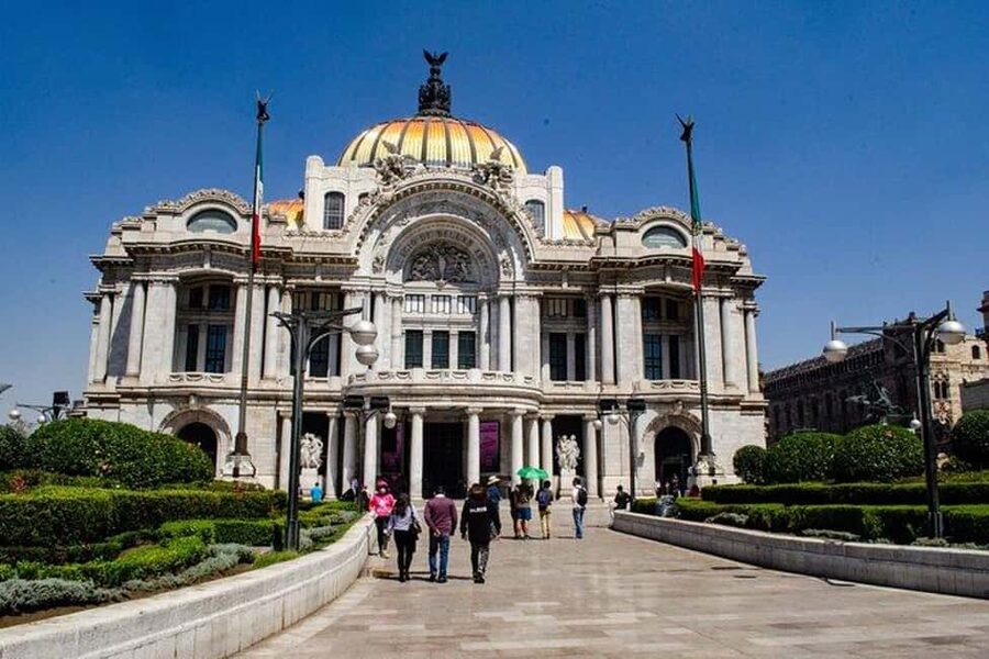 Mexico City: Exclusive Tour of Palacio de Bellas Artes - Inside the museum, what you should pay attention to