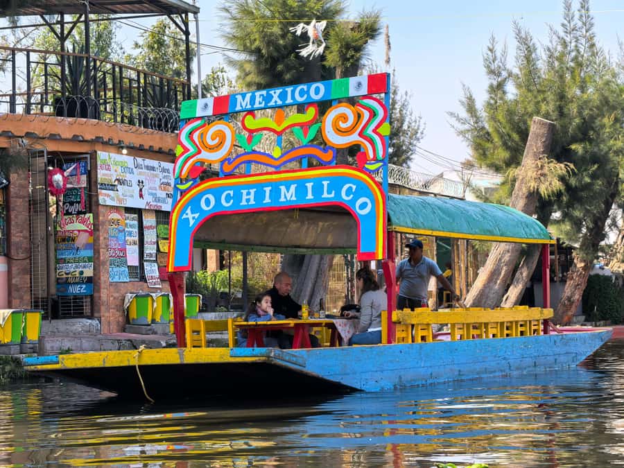 Mexico City: Expert-Guided Boat Tour with Lunch and Drinks - The 10-Minute Safety Briefing: Short, Practical, Then Fun