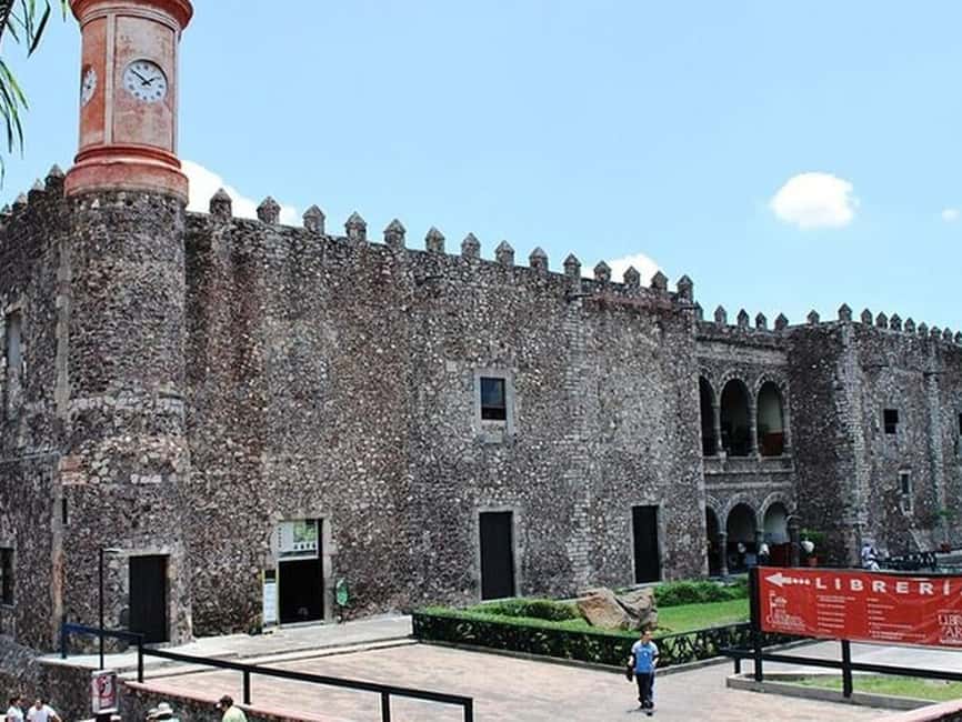 Mexico City: Full-Day Taxco and Cuernavaca Tour - Taxco Arrival and the Pink Santa Prisca Church