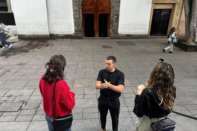 Mexico City Historical Centre Food Tour with 7 Authentic Tastings - República de Uruguay: tacos plus shopping for color and culture