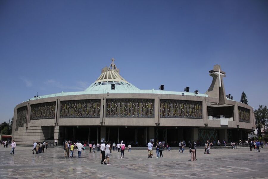 Mexico City: Hop-On Hop-Off Bus City Tour - Circuit 3 (Yellow): Temples, museums, and the Benito Juárez Hemicycle loop