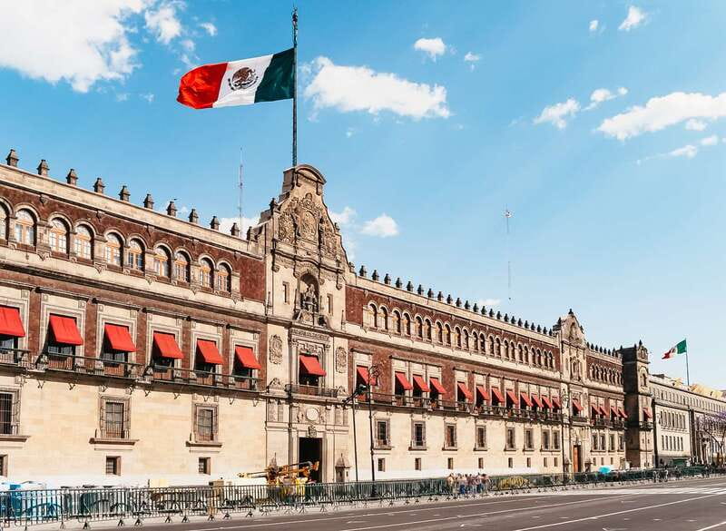Mexico City: Hop-on Hop-off Bus Tour - Historic Downtown Route: Zócalo to Reforma, built for first-timers