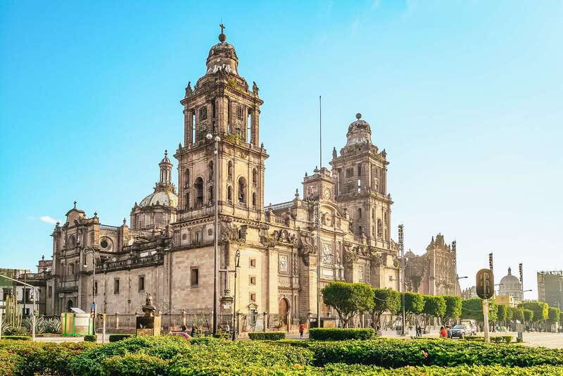 Mexico City: Hop-on Hop-off Bus Tour - Polanco Route: shopping energy and modern architecture