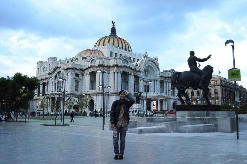 Mexico City Must-see Buildings & Palaces - A well-paced route built around four iconic buildings