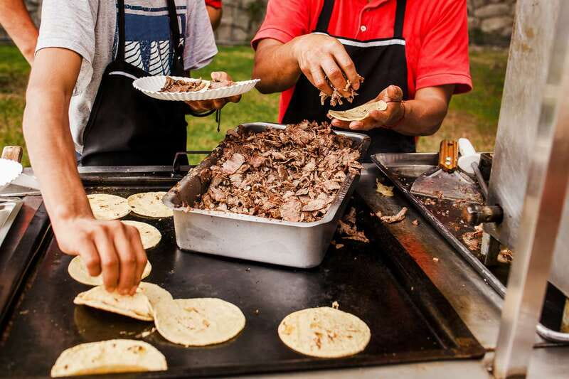 Mexico City: Old Town Food Tour of 7 Tastings & Secret Dish - Centro Histórico food tour, why the 3 hours feels perfect