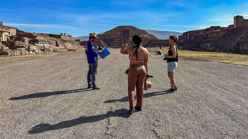 Mexico City: Private Teotihuacan Archeological Tour - A bilingual guide makes the ruins make sense