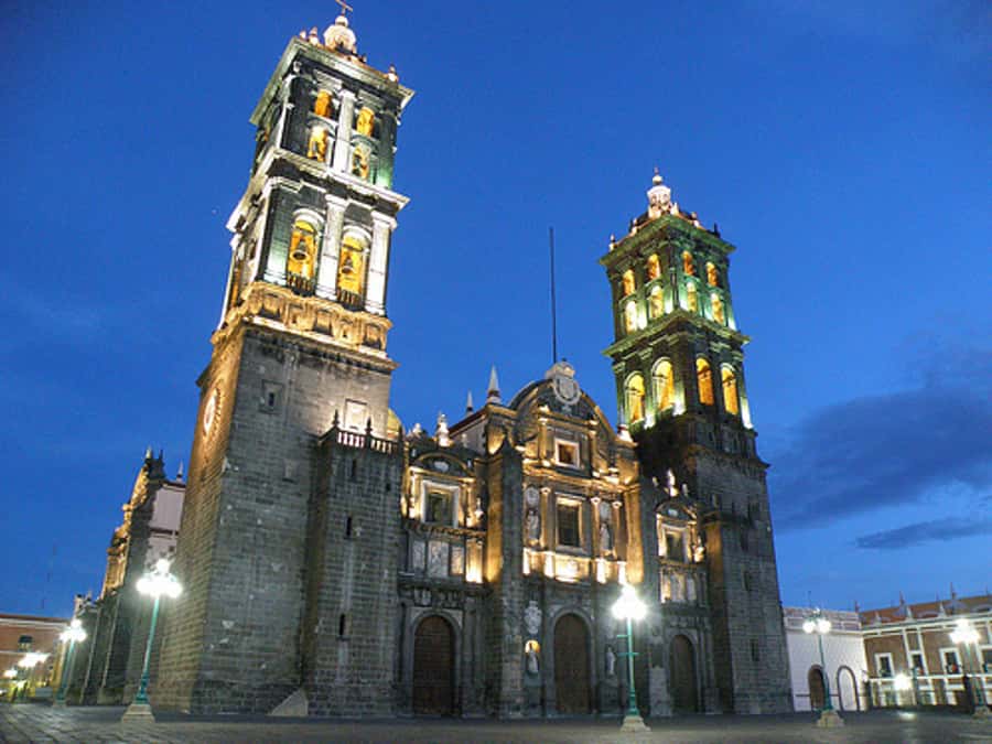 Mexico City: Puebla, Cholula & Tonantzintla with Lunch - Cholula’s Great Pyramid: Big Scale, Big Legends, Big Views