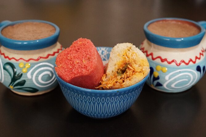 México City: Street Food to Home Cooking Food Tour - The mezcal flight with premium chocolate: a tasting that actually teaches