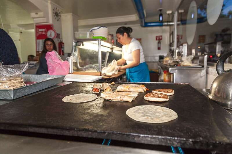 Mexico City: Tacos & Mezcal Night Food Tour - Your Taquería Route: North Tacos, Suadero, and Al Pastor to End Strong