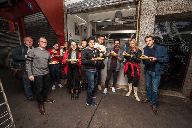 Mexico City: Tacos & Mezcal Night Food Tour - Nightlife and City Sights Without the Head-Scratching