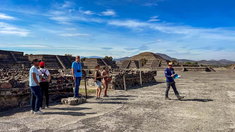 Mexico City: Teotihuacan Early Access Tour & Optional Lunch - Express security and getting inside faster