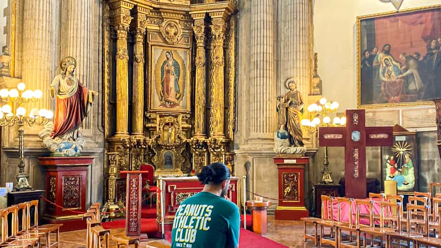 Mexico City: Teotihuacan & Guadalupe Shrine Tour with Lunch - Group Size, Guide Styles, and What You’ll Notice On the Bus