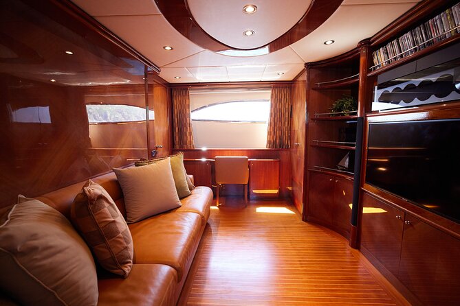 Number Juan 100ft Yacht Azimut Rental - Inside the Number Juan experience: what makes it feel premium
