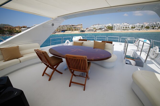 Number Juan 100ft Yacht Azimut Rental - The crew you meet: why names and roles matter on a yacht