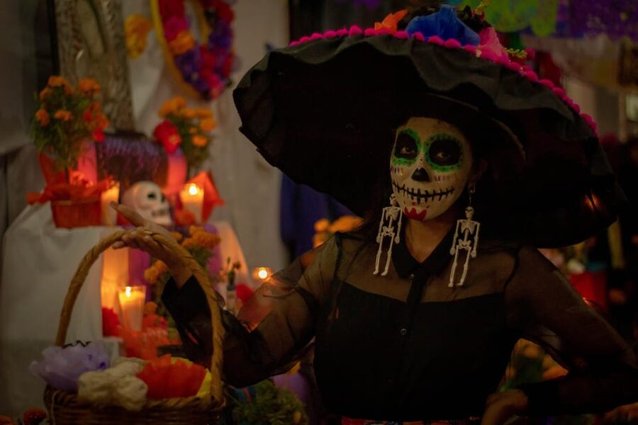 Oaxaca: Day of the Dead Evening Walking Tour with Dinner - Santo Domingo Plaza and Cathedral variations by date