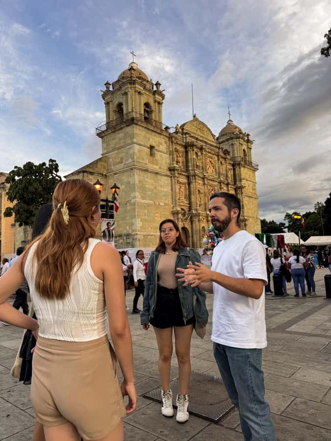 Oaxaca: First Day in Oaxaca — Walk with Your Personal Guide - Meet at San Juan de Dios, Where the Day Starts Moving