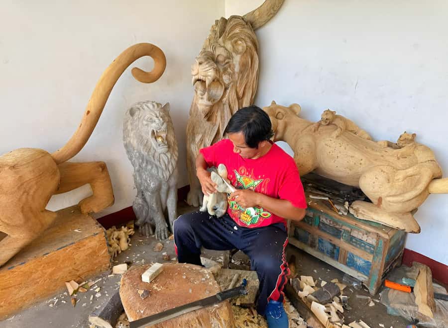 Oaxaca: full-day tour of Monte Alban, ancestral mezcal, alebrijes, and black mud - Lunch, timing, and what you actually pay: $40 is the starting point
