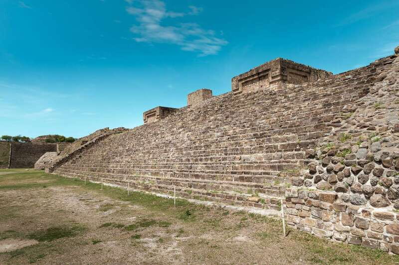Oaxaca: Monte Alban Guided Archaeological Tour - From your hotel to the ruins, without the hassle