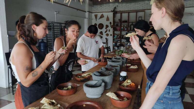 Oaxaca: Oaxacan Mole Workshop with a Traditional Cook - Who should book, and who should think twice