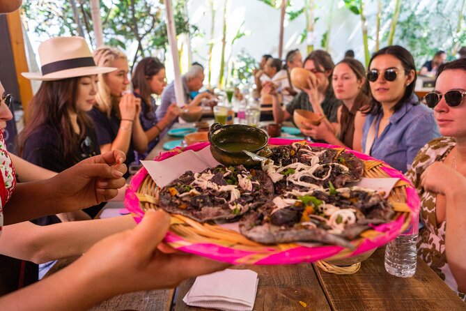 Oaxaca Street Food Tour. Signature Markets Tour - Key things you will notice right away