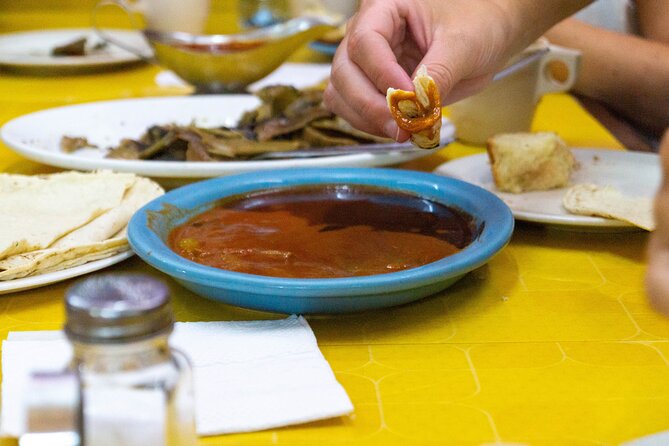 Oaxaca Street Food Tour. Signature Markets Tour - Mayordomo and the chocolate tasting finish