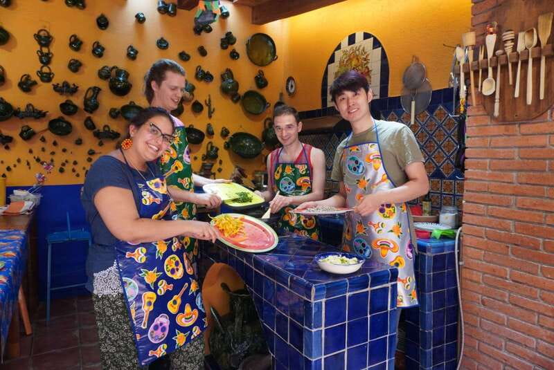 Oaxaca: Traditional Oaxacan Cooking Class with Market Visit - The Market Visit: What You Learn While You Walk