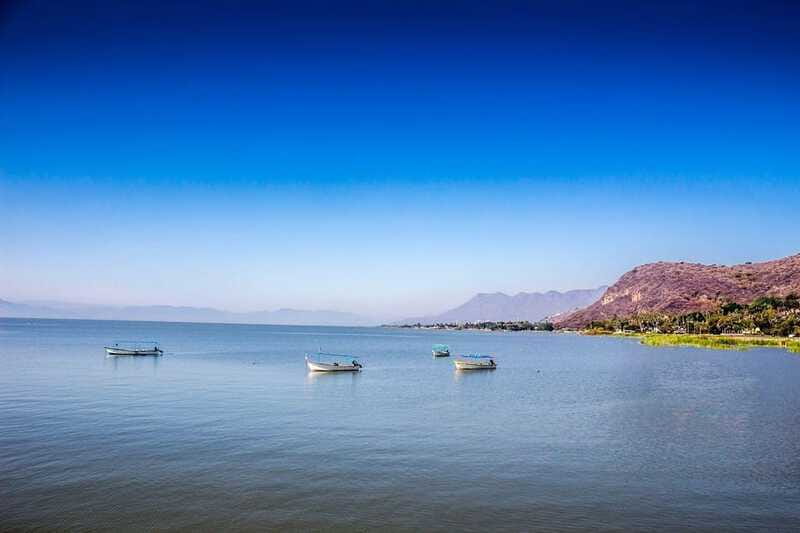 Privado: Rancho Vicente Fdez, Ajijic, Chapala y Tlaquepaque - Chapala: monuments, lakeside calm, and a local drink along the boardwalk