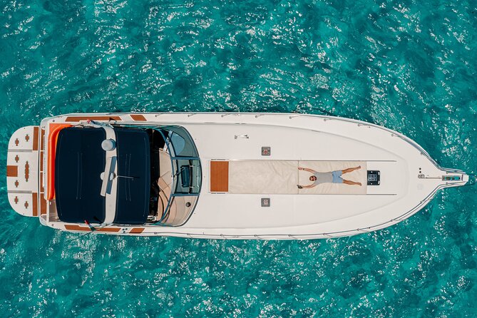 Private Luxury Yacht 55FT Rental in Cancun - 1 to 2 hours: a Cancun Bay cruise with turquoise swimming (no Isla Mujeres)