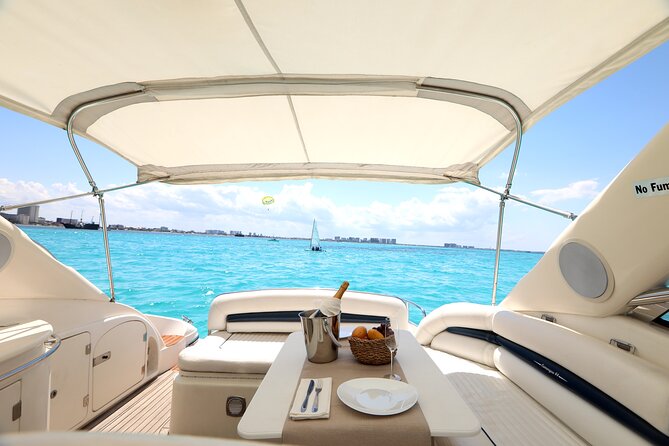 Private Premium Yacht 46FT Rental in Cancún - Nichupte Lagoon and mangrove channels: the cruise that sets the tone