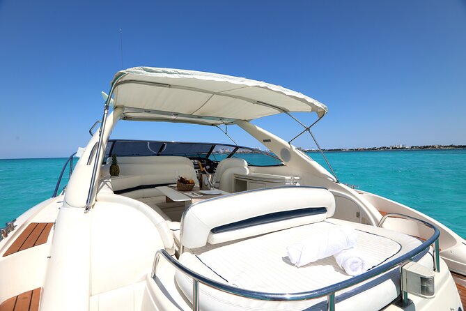 Private Premium Yacht 46FT Rental in Cancún - How the crew runs your day: communication, care, and real hospitality
