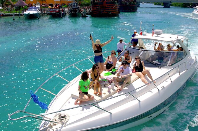 Private Premium Yacht 46FT Rental in Cancún - Food and drinks: what you can bring, and what to leave behind