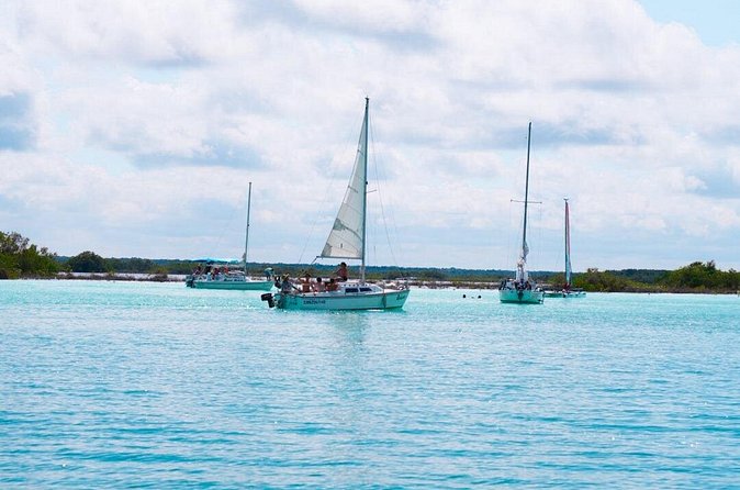 Private Sailing Adventure in Bacalar - Crew Hosting: Ximena, Chantal, and Barbara’s Communication Style