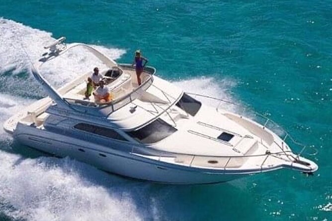 Private SeaRay 47ft Yacht Rental Cancun 23P6 - A 47ft SeaRay Charter That Feels Like Your Own Cancun Day
