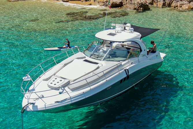 Private Yacht Sea Ray all-inclusive charter in Cabo - Getting to C Dock 15 Marina without stress