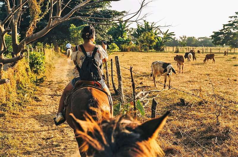Puerto Escondido: Sunset Horse Back Riding Tour - The return ride under moon and stars, and how to pack for it