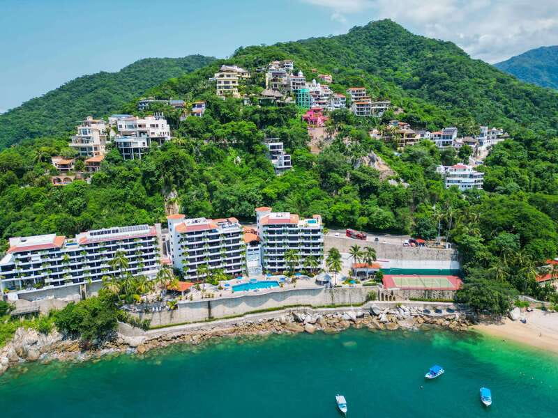 Puerto Vallarta: Hop-On-Hop-Off City Bus Tour - The route vibe: hop-on hop-off in name, timed stops in practice