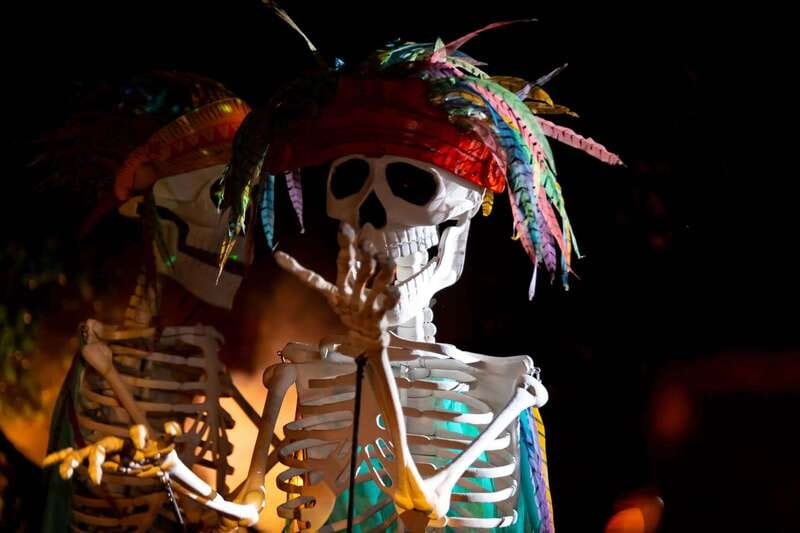 Puerto Vallarta Rhythms of the night, Show & Buffet dinner - The Show: Five Suns Legend Meets Acrobatics and Special Effects