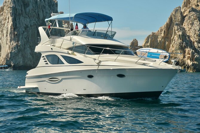 Pura Vida Yacht 42 FT with all inclusive service in Cabo - Price value in Cabo: what $2,000 per group really covers