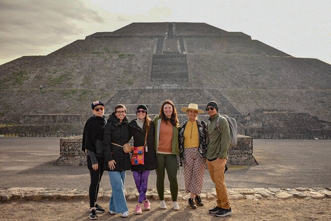 Pyramids of Teotihuacan and restaurant la Gruta (Original) - Early-morning Teotihuacán: better light, better flow