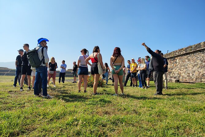 Pyramids of Teotihuacan without traps for tourists morning or afternoon - Climbing the Moon Pyramid and what to wear for real steps